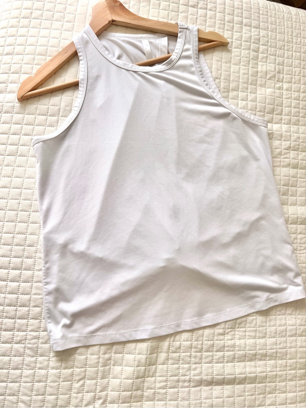 Fabletics White Athletic Tank - Picture 3 of 5